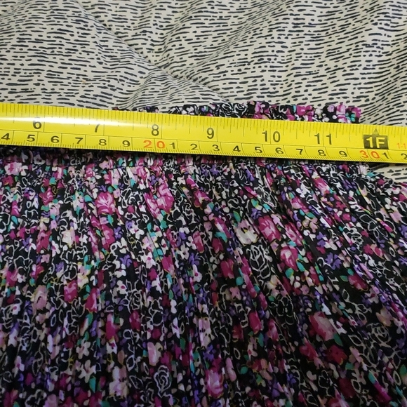 Pleated  floral midi skirt - Picture 5 of 6